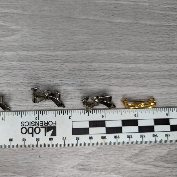 4 Small Metal Bow Pendant/Pins - Picture 5 of 5